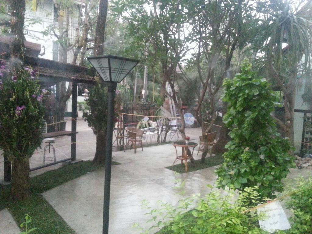 Coffee Station Hostel Udon Thani Buitenkant foto
